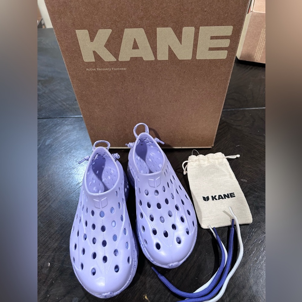 BRAND NEW KANE REVIVE KIDS SIZE 11